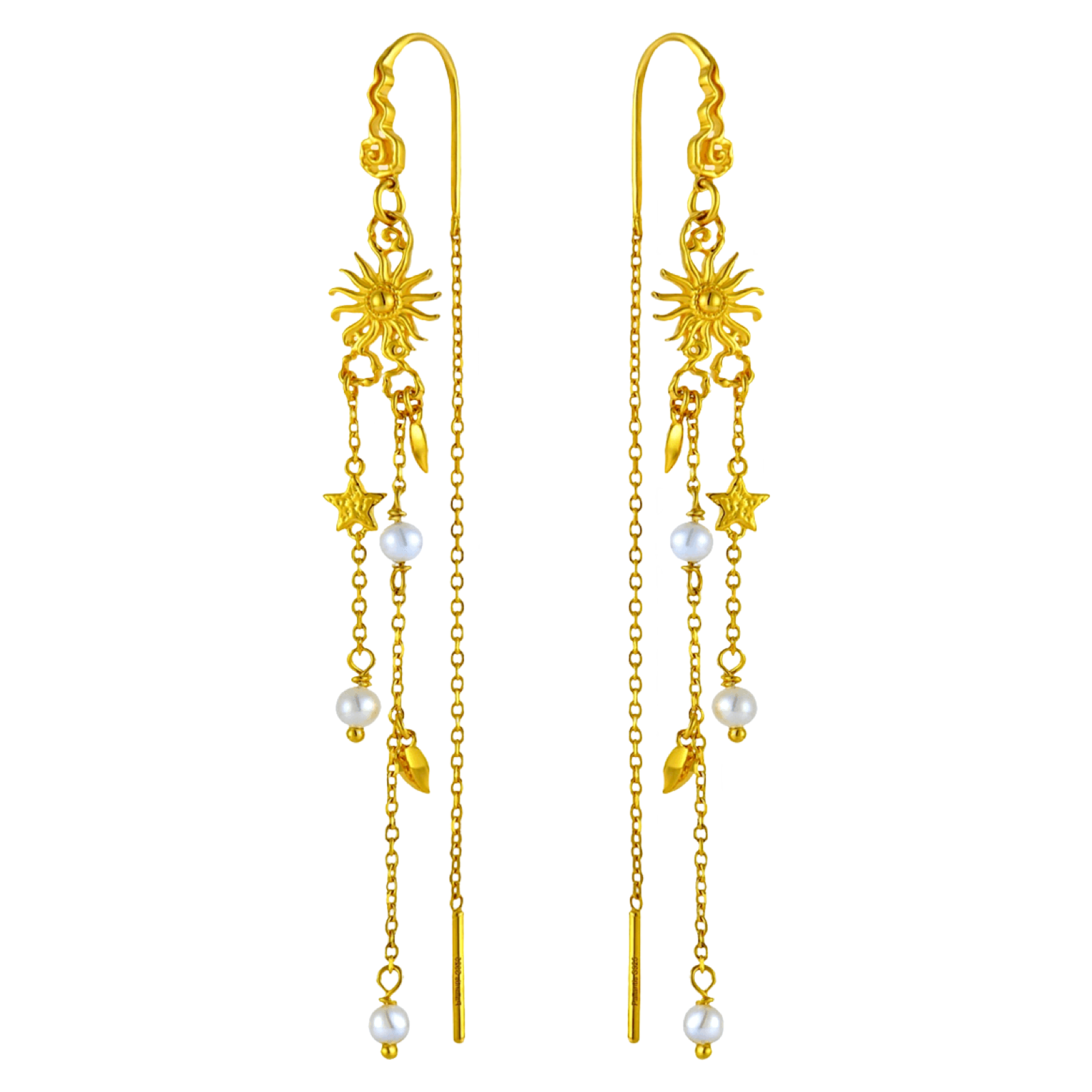 Et par lange Pallantis Smykker Forever Sol Øreringe i forgyldt sølv, med solformet design, dinglende kæder med stjerne charms og hvid ferskvandsperler for et indviklet, elegant look.